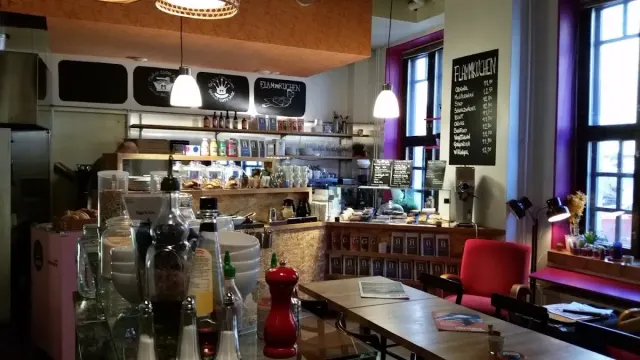 BookNoFees: Kafé – Cafe Panik – Helsinki – Café Panik, bild 3