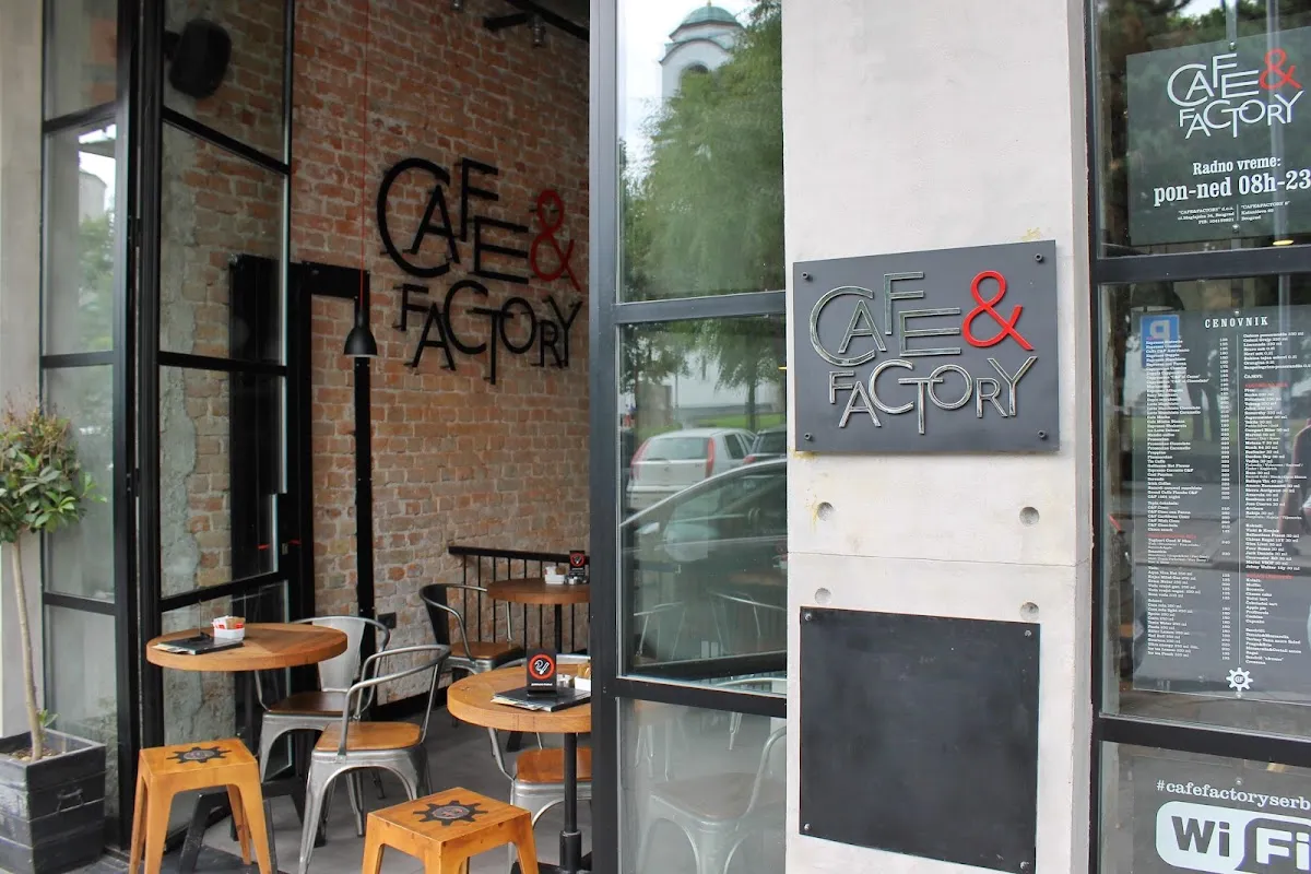BookNoFees: Kafé – Cafe&Factory – Belgrade – Café & Fabrik, bild 1