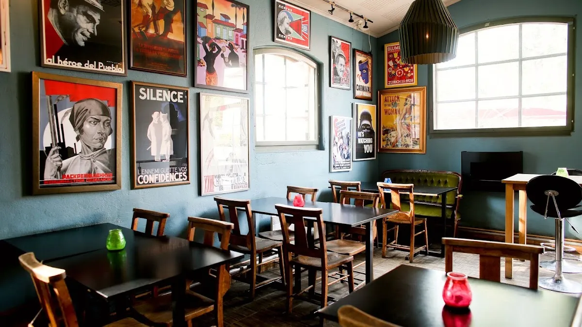 BookNoFees: Kafé – Café Teater – Oslo – Café Teater, bild 1