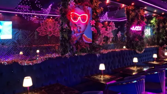BookNoFees: Restaurang – Blacklist Lounge – London – Blacklist Lounge, bild 3