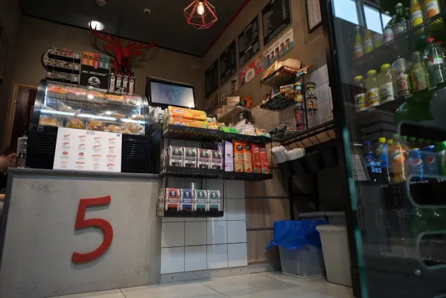 BookNoFees: Restaurang – 5 to go – Bucharest – 5 kvar, bild 3
