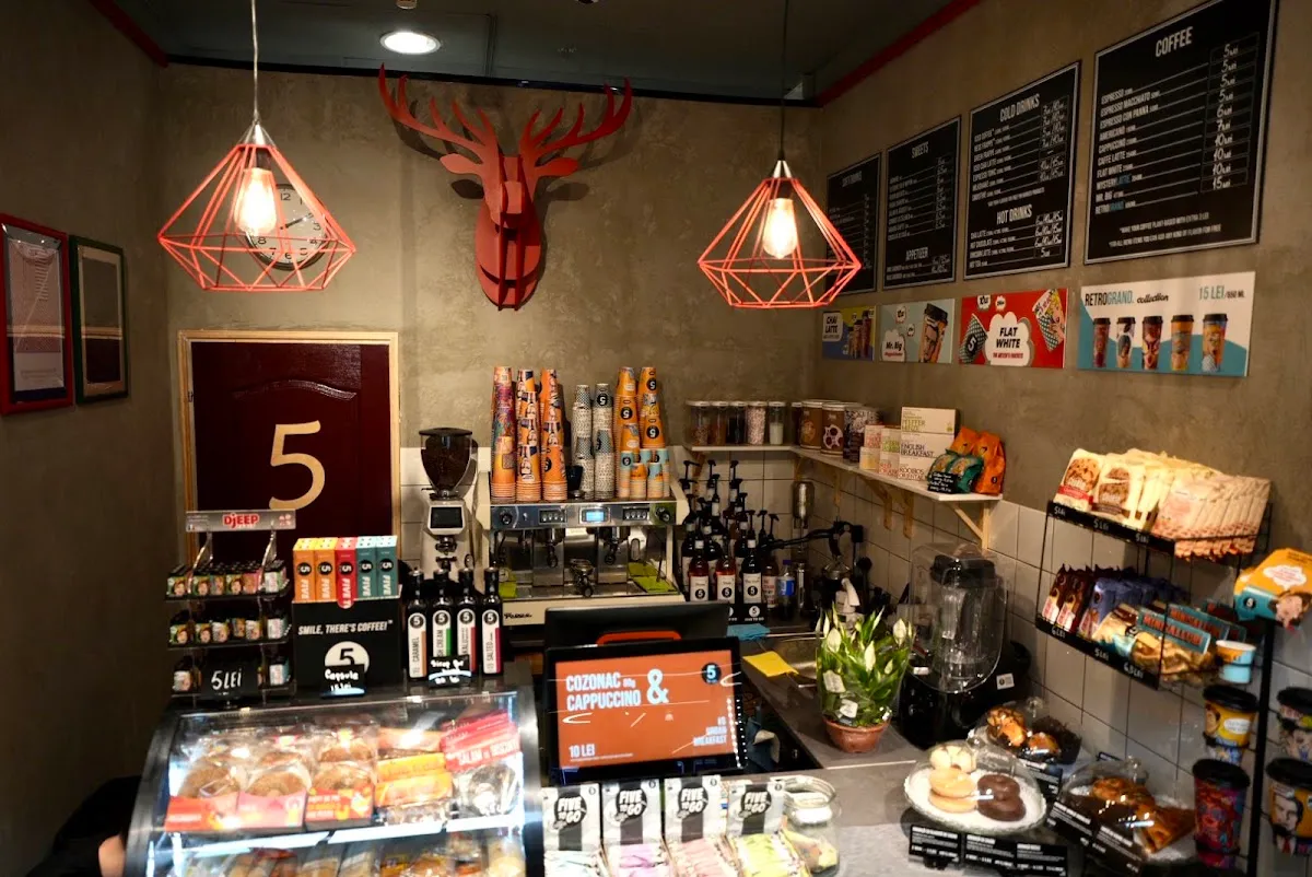 BookNoFees: Restaurang – 5 to go – Bucharest – 5 kvar, bild 1