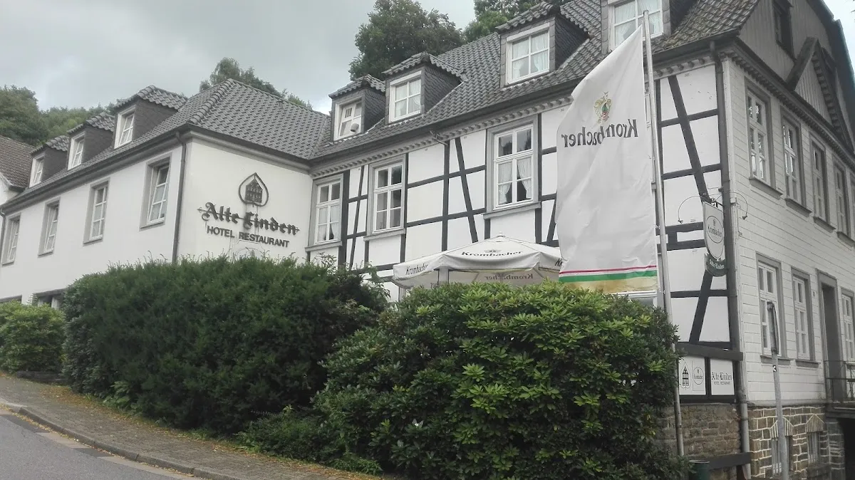 BookNoFees: Restaurang – Alte Linden – Altena – Gamla lindar, bild 1