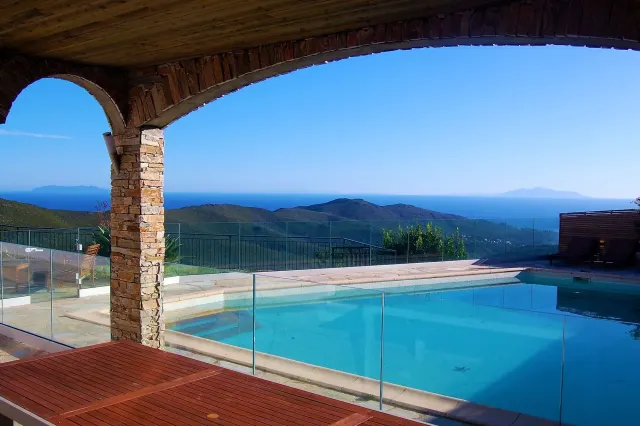BookNoFees: Villa i Sisco, privat pool och havsutsikt – SISCO