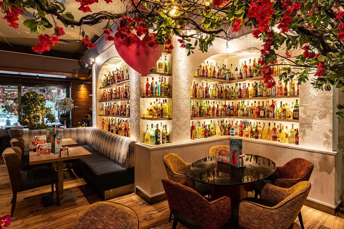 BookNoFees: Restaurang – Burrata Italiana – Sofia – Italiensk burrata, bild 1