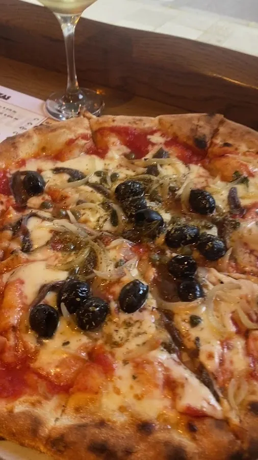 BookNoFees: Restaurang – Ciao Pizza – London – Hej Pizza, bild 3