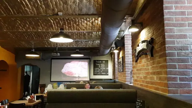 BookNoFees: Restaurang – BeAbout – Bratislava – Om oss, bild 3