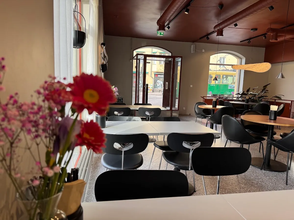 BookNoFees: Restaurang – Hanami – Helsinki – Hanami, bild 1