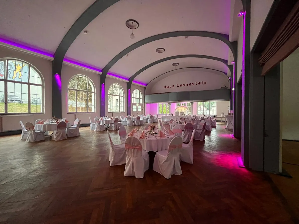 BookNoFees: Restaurang – Haus Lennestein – Altena – Huset Lennestein, bild 1