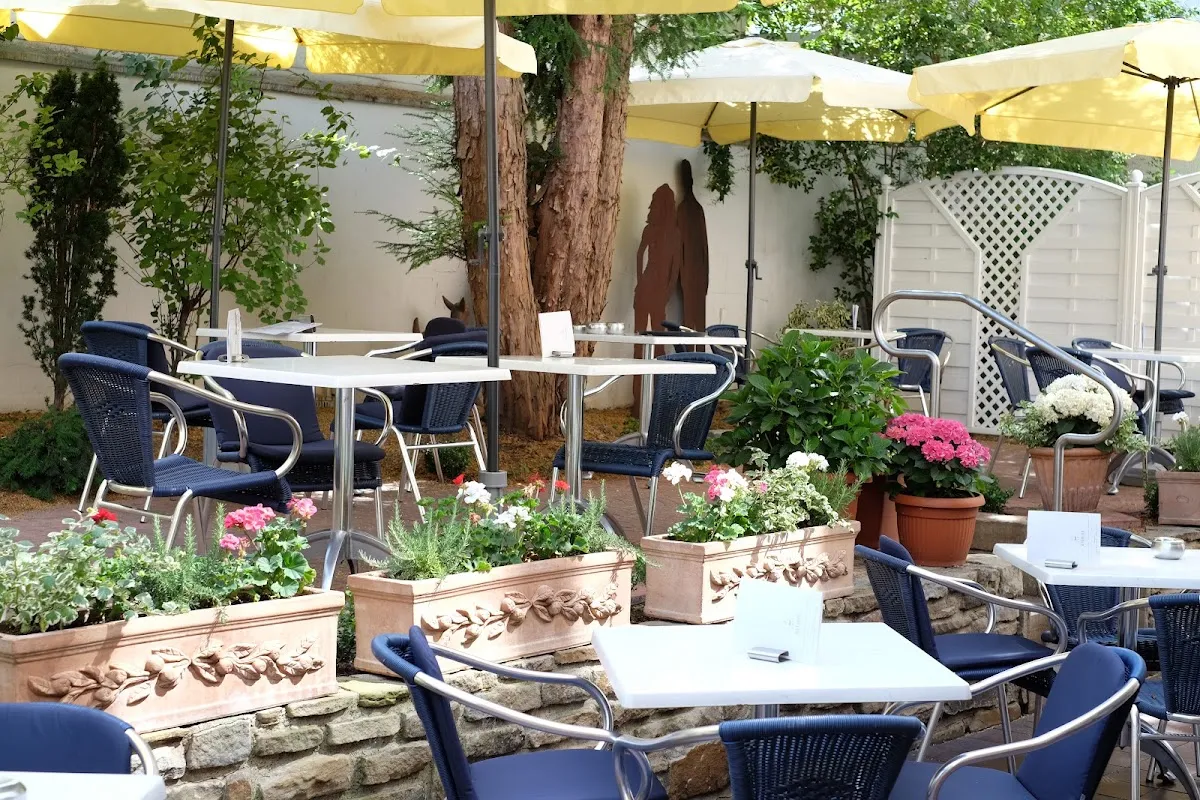 BookNoFees: Restaurang – Café Strickmann – Dortmund – Café Strickmann, bild 1