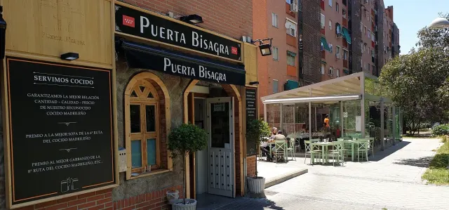 BookNoFees: Restaurang – Puerta bisagra – Madrid – Svängdörr, bild 3