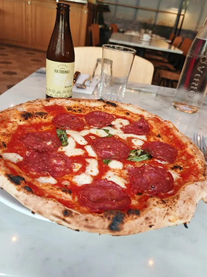 BookNoFees: Restaurang – Pizzeria Via Tribunali – Helsinki – Pizzeria Via Tribunali, bild 1