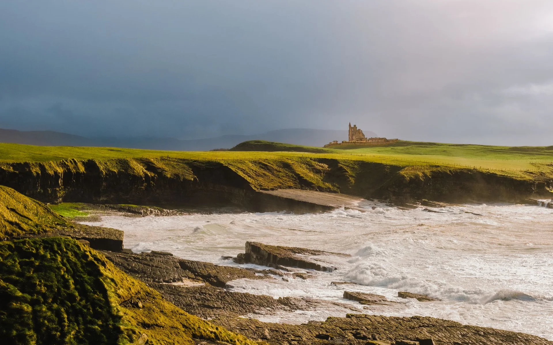 Classiebawn Castle vid kusten i County Sligo