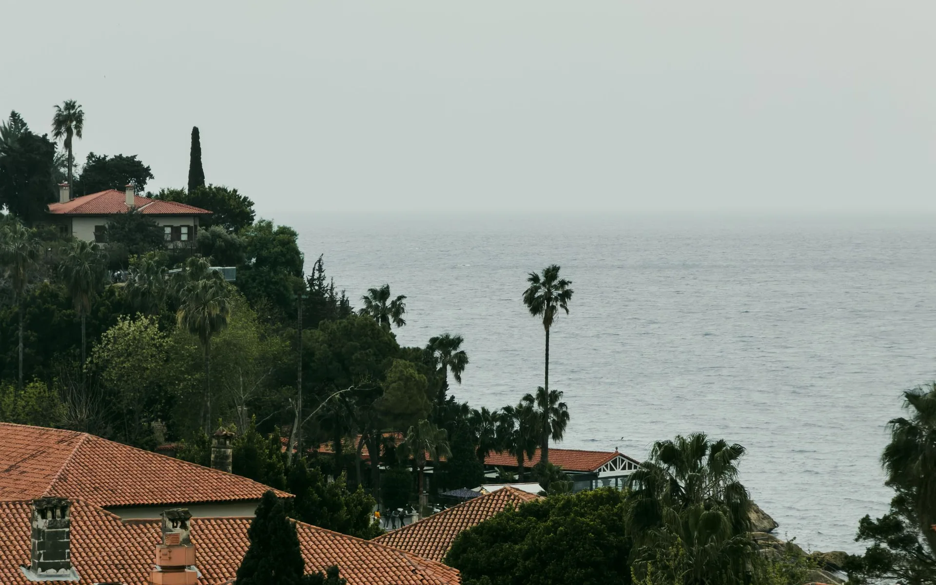 Tak i Antalya med utsikt över Medelhavet